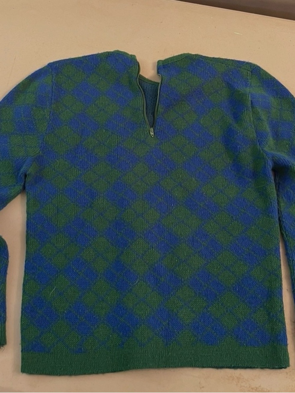 3 Women petite sweaters